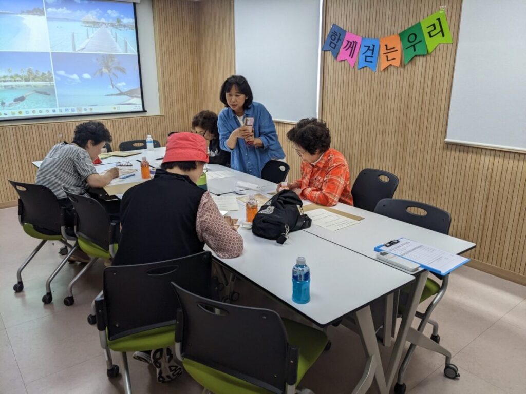 기억톡톡, 가족사진과 음악을 활용해 삶에서 중요한 사람과 사건을 돌아봤다